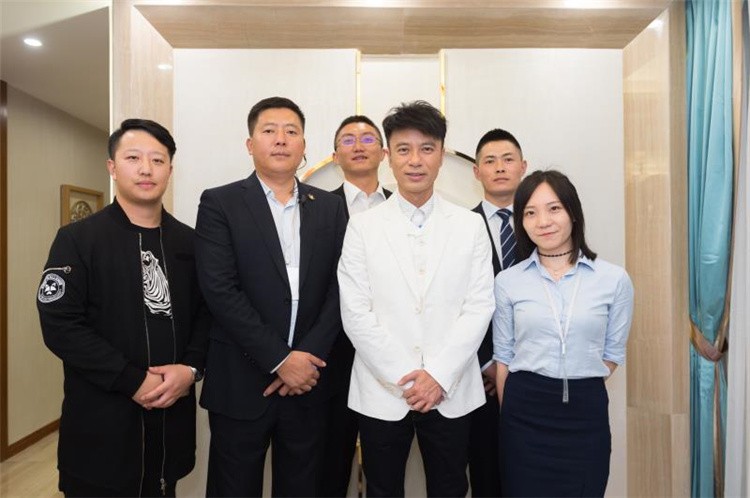 西城时代李克勤.jpg