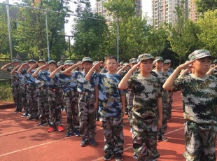 海清外国语小学军训
